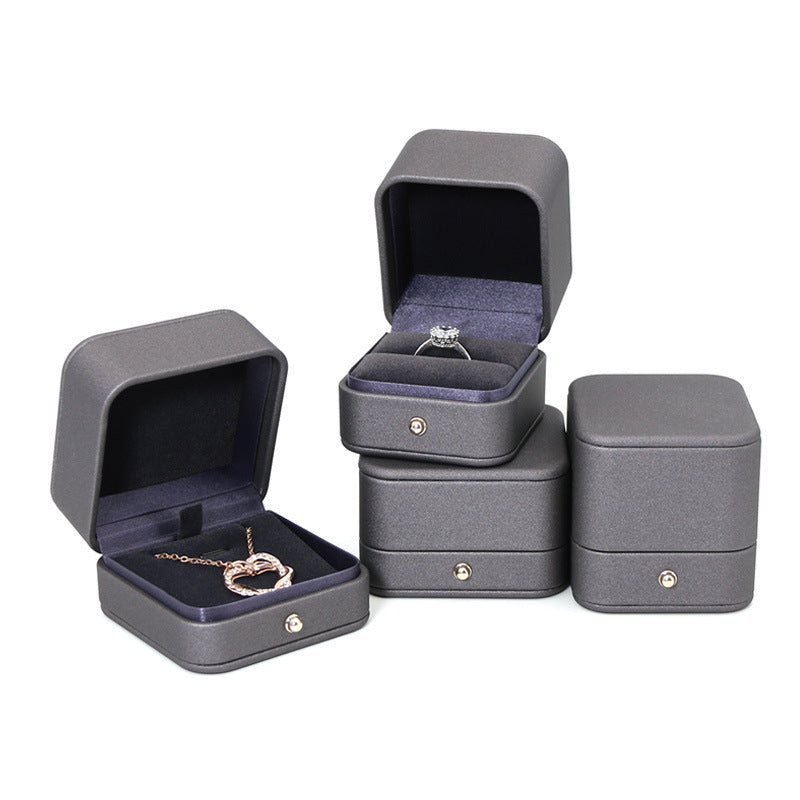 COFFRET CADEAU À BIJOUX EN CUIR PU DE HAUTE QUALITÉ (LOGO O)