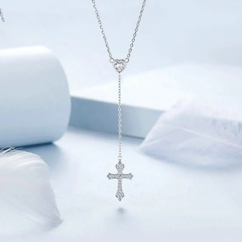 Collier pendentif délicat en forme de cœur