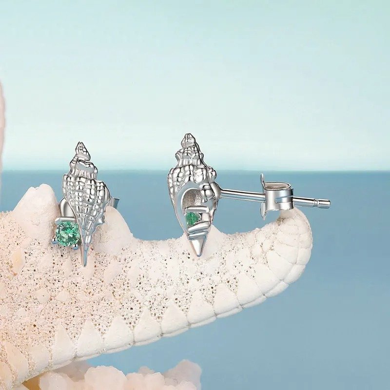Boucles d'oreilles à tige en forme de conque, incrustées de zircones vertes, hypoallergéniques