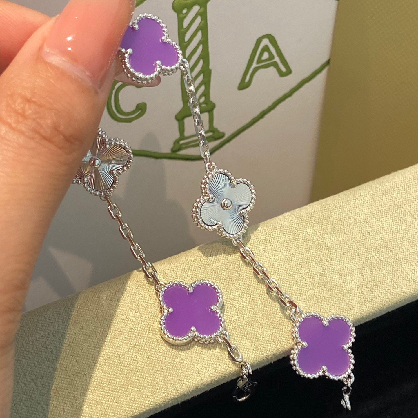 [Joyas Regalia] PULSERA TRÉBOL 5 MOTIVOS PÚRPURA VIOLETA PLATA