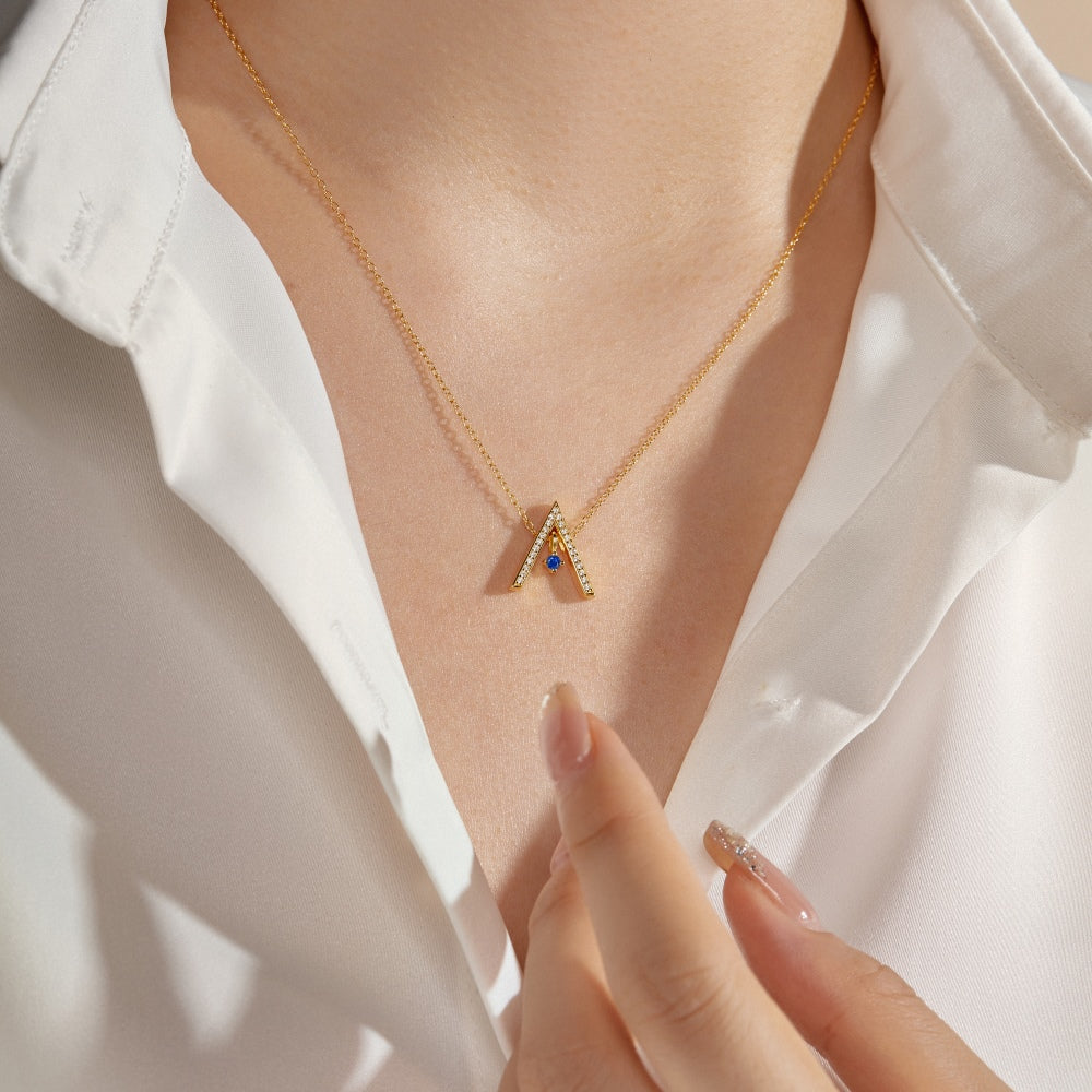 [Regalia jewelry]Sparkling "A" Shape Necklace