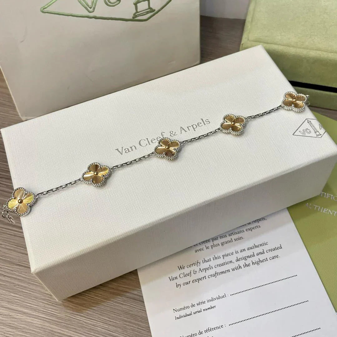 [Regalia jewelry]CLOVER 5 MOTIFS CHRISTMAS LIMITED EDITION BRACELET