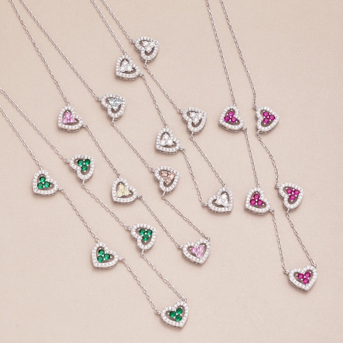 [Joyas Regalia]Collar de cinco corazones brillantes