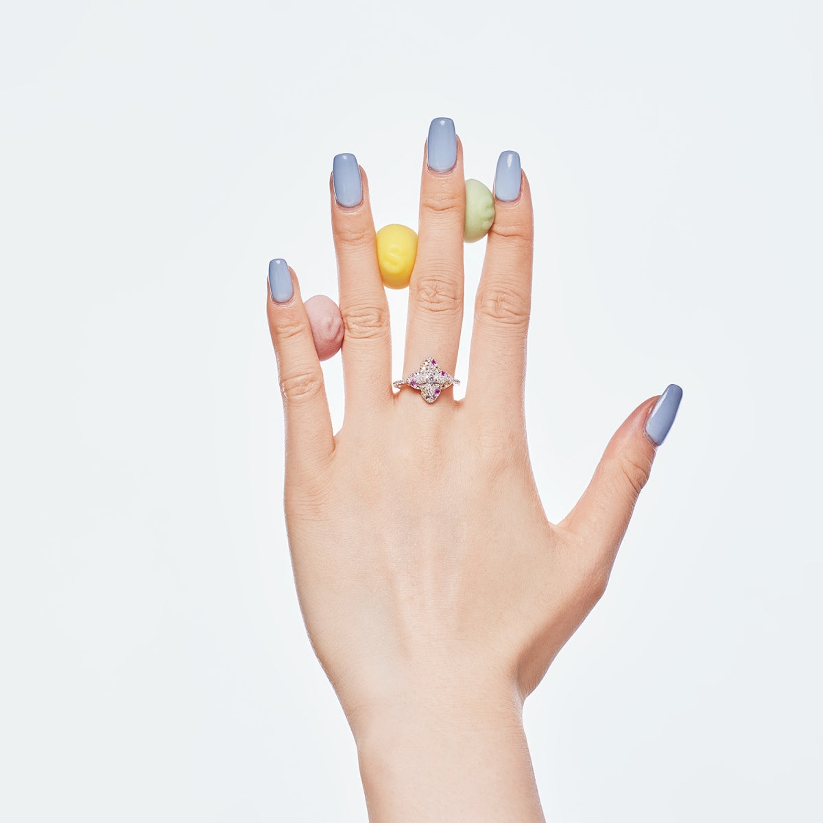 [Joyas Regalia] Anillo de banquete lujoso con forma de flor colorida