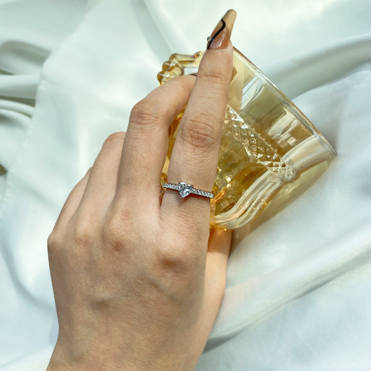 [Regalia jewelry]0.5 Carat CaratEternity Charming Heart Shape Lover Ring