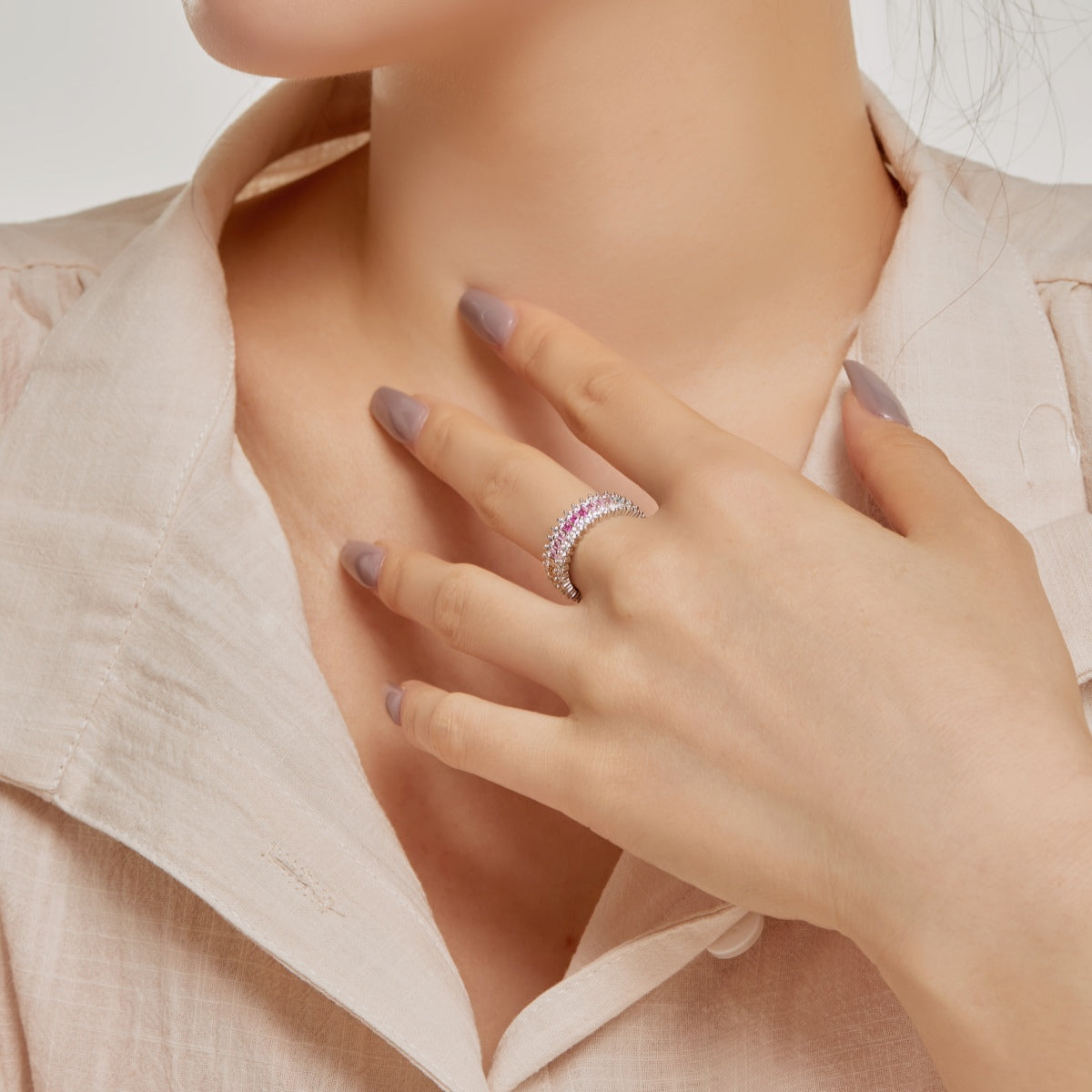 [Joyas Regalia] Anillo diario adornado con corte radiante y colorido