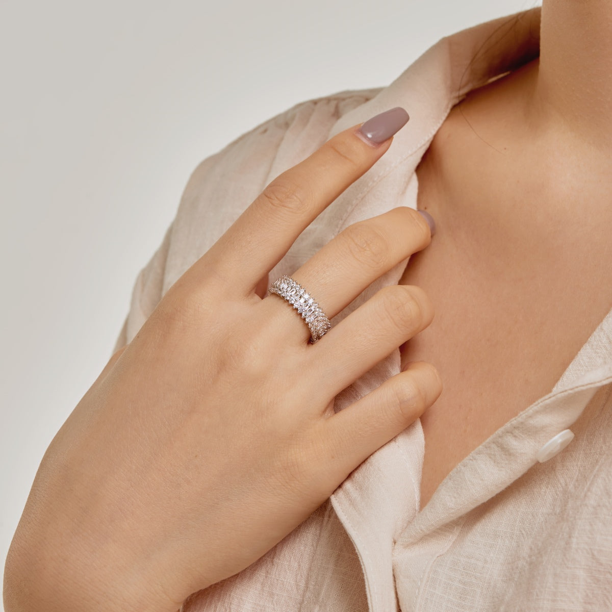 [Joyas Regalia] Anillo diario adornado con corte radiante y colorido