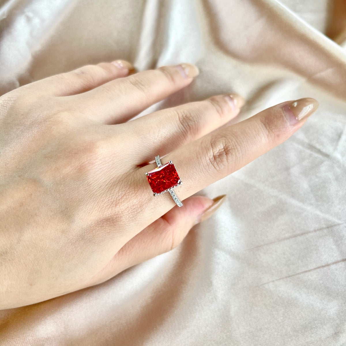 [Joyas Regalia] Anillo de compromiso de lujo de 4,0 quilates