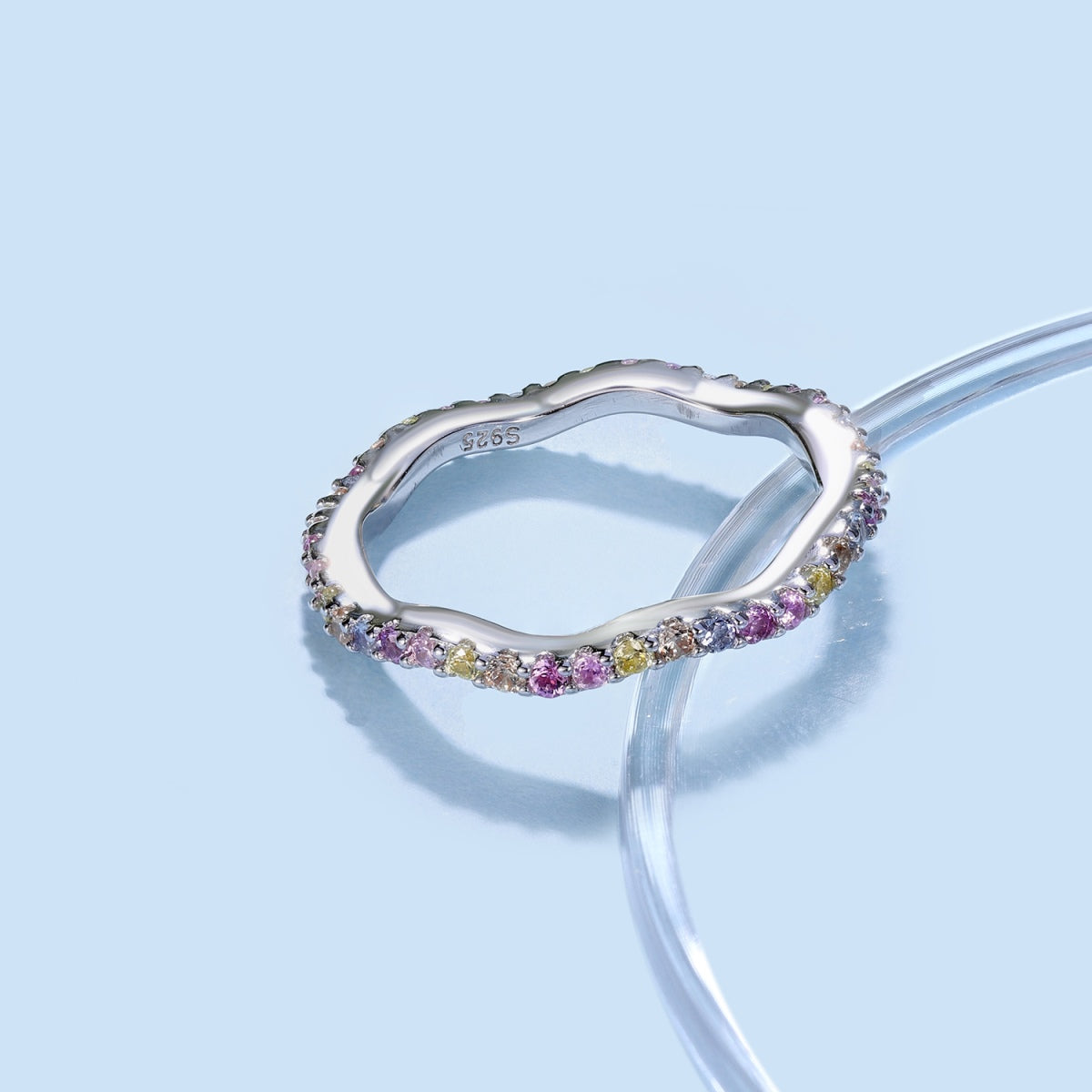 [Joyas Regalia] Anillo de fiesta de corte redondo, delicado y colorido