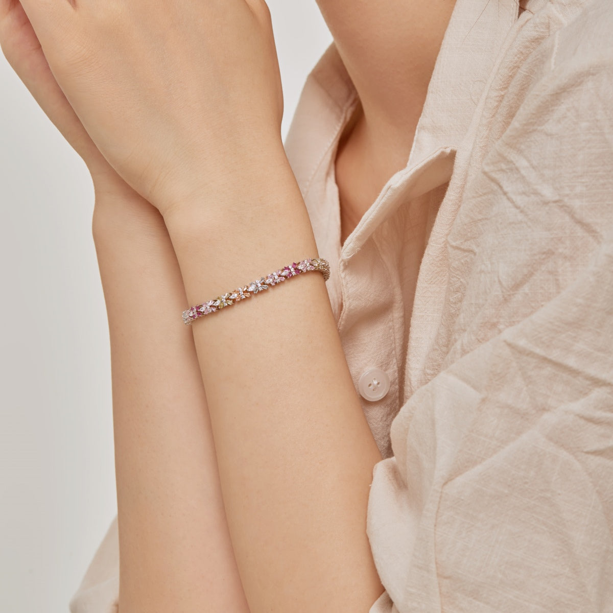 [Bijoux Regalia] Bracelet de fête unique en forme de papillon coloré