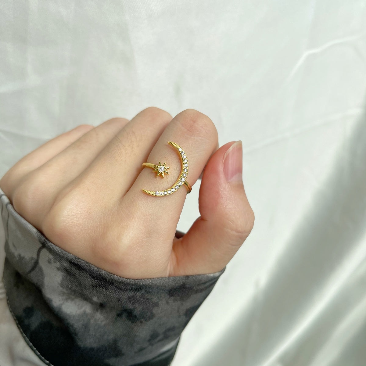 [Joyas Regalia] Anillo de luna y estrella de la eternidad