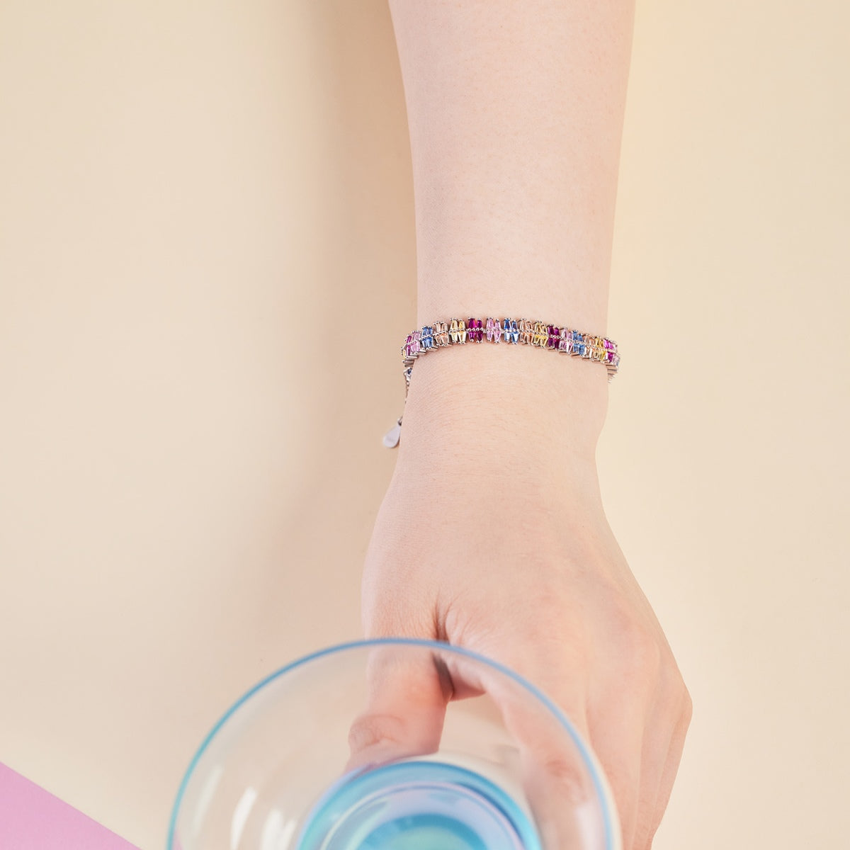 [Bijoux Regalia] Bracelet de fête multi-coupes étincelant et exquis