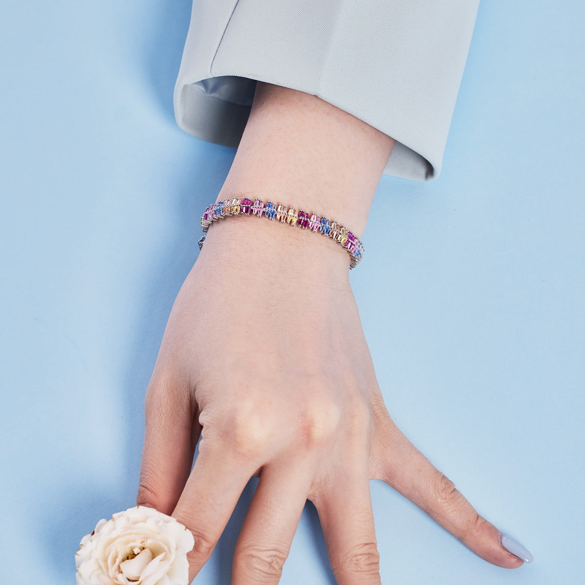 [Bijoux Regalia] Bracelet de fête multi-coupes étincelant et exquis