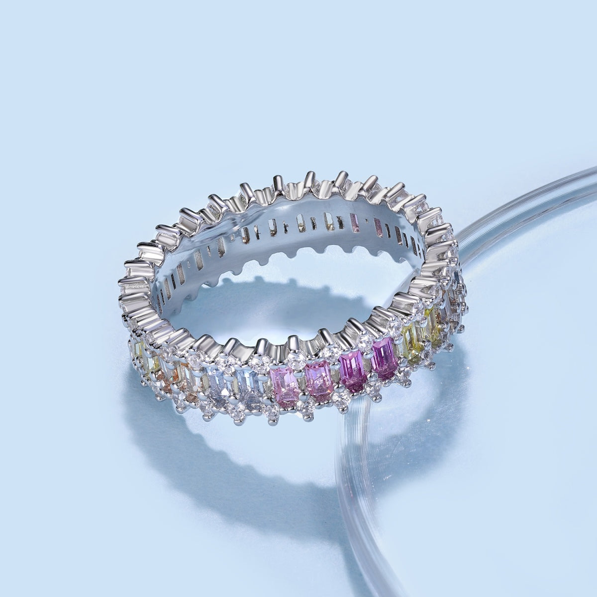 [Joyas Regalia] Anillo de cóctel con corte esmeralda adornado y llamativo
