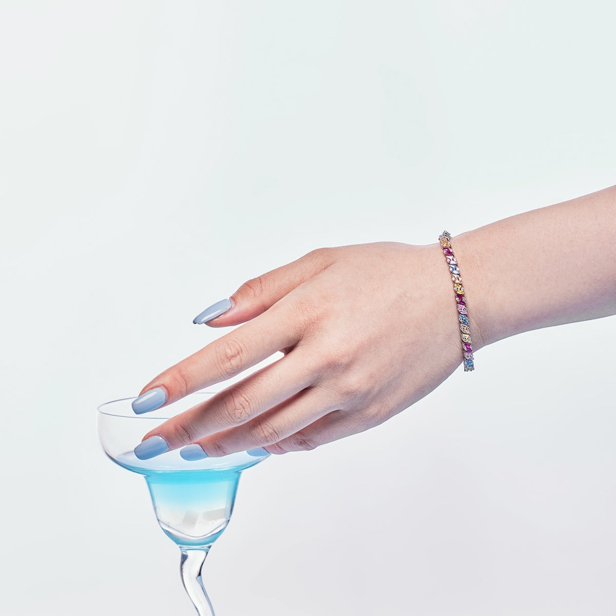 [Bijoux Regalia] Bracelet de fête orné et scintillant à plusieurs coupes