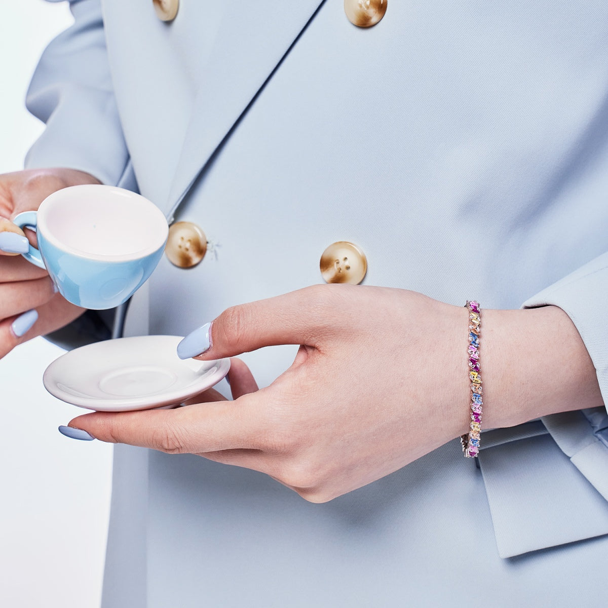 [Bijoux Regalia] Bracelet de fête orné et scintillant à plusieurs coupes