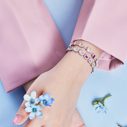 [Bijoux Regalia] Bracelet quotidien exquis en émeraude taillée ornée