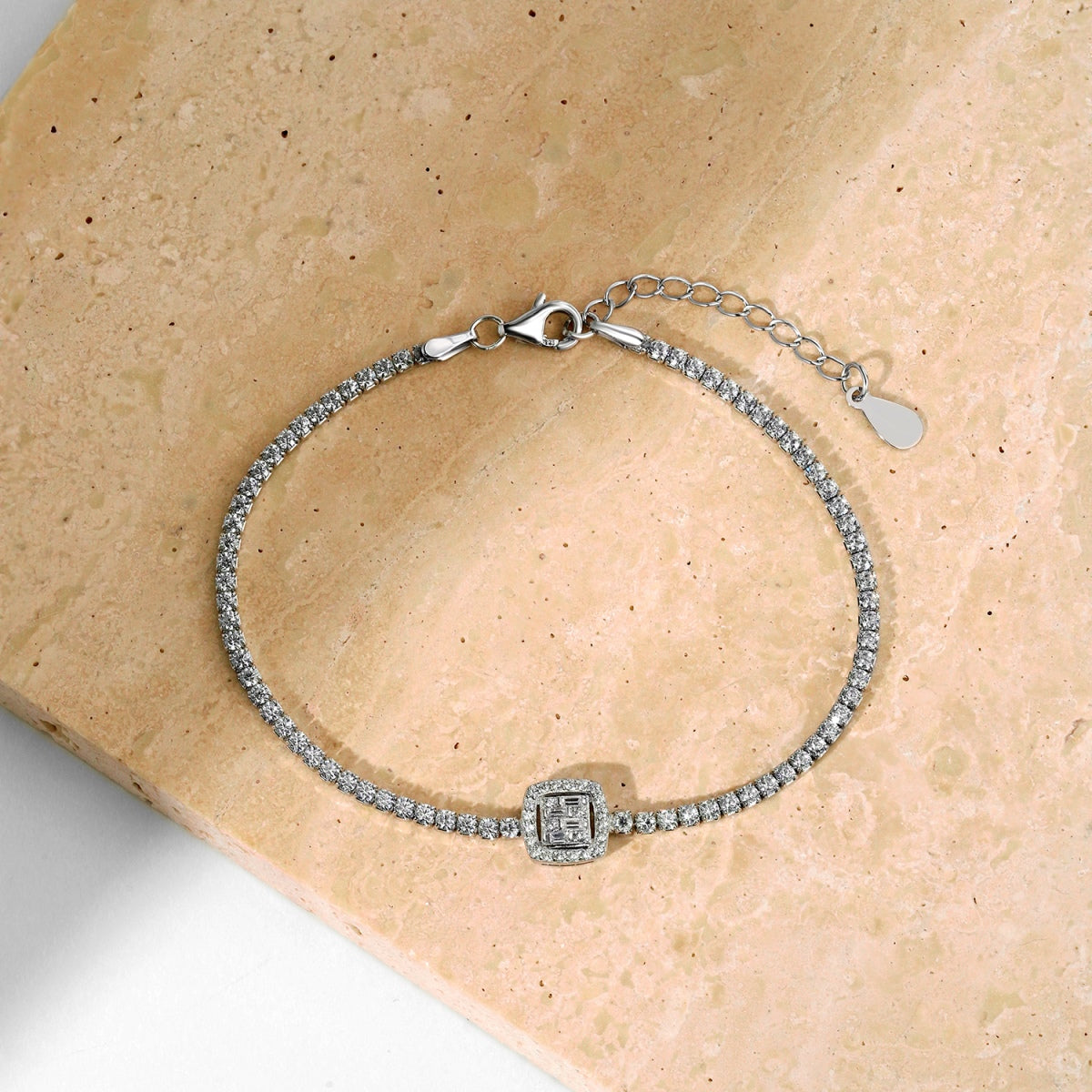 [Bijoux Regalia] Bracelet de banquet luxueux et éblouissant de forme carrée