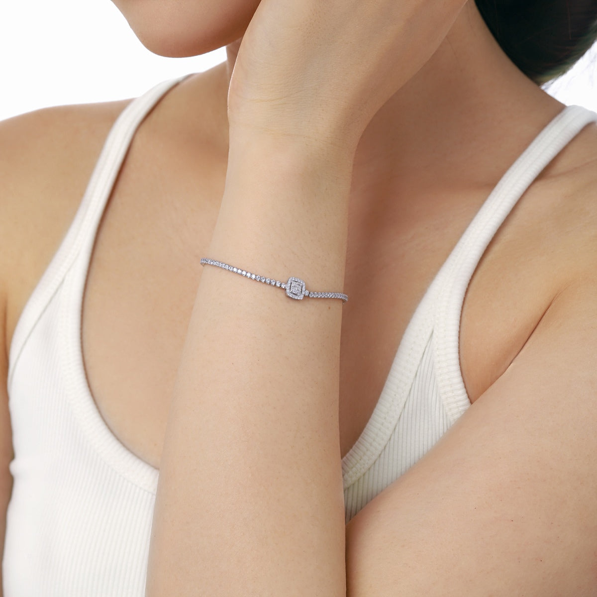 [Bijoux Regalia] Bracelet de banquet luxueux et éblouissant de forme carrée