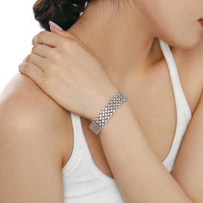 [Bijoux Regalia] Bracelet de fête élégant et orné de coupe ronde