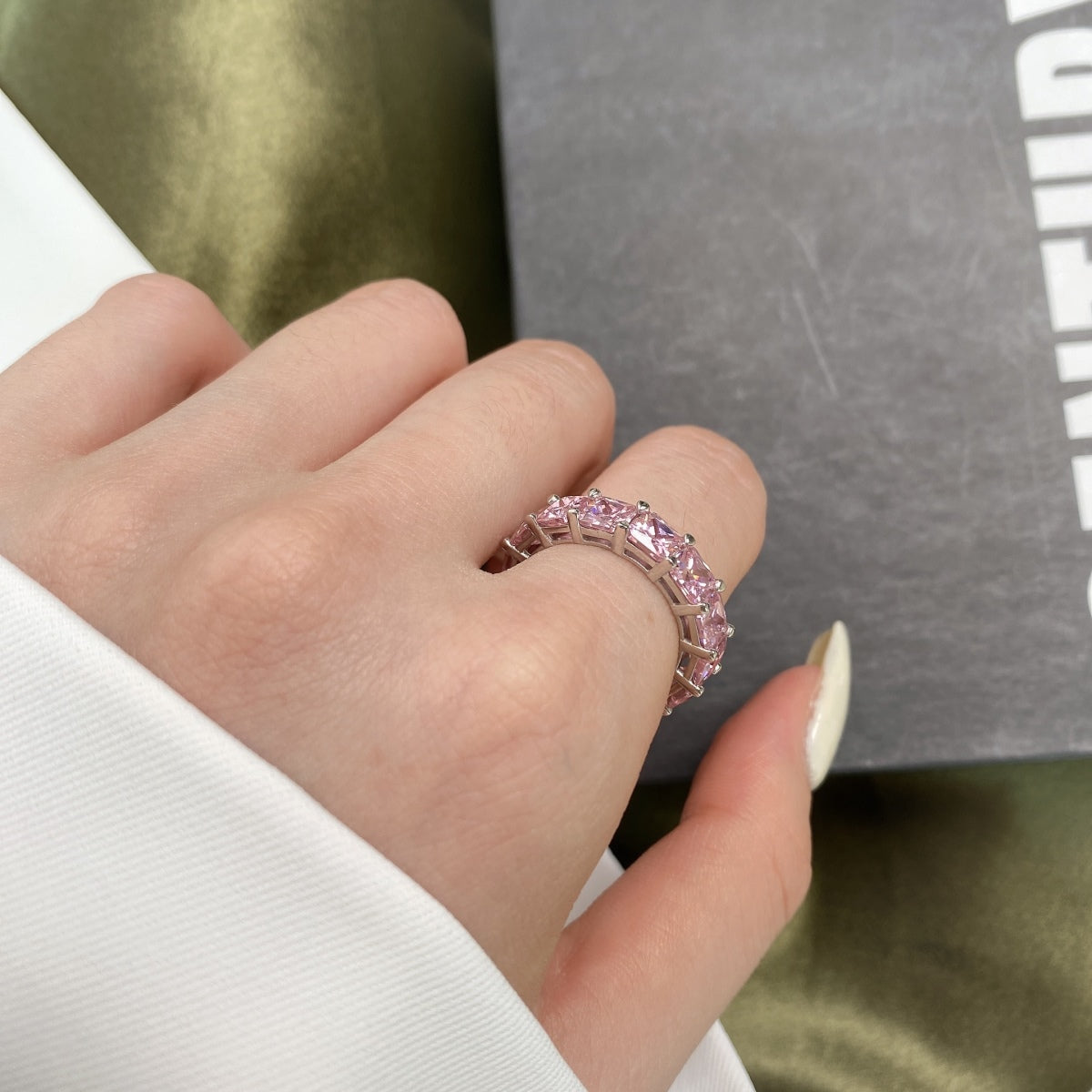 [Joyas Regalia] Elegante anillo de tenis de corte princesa