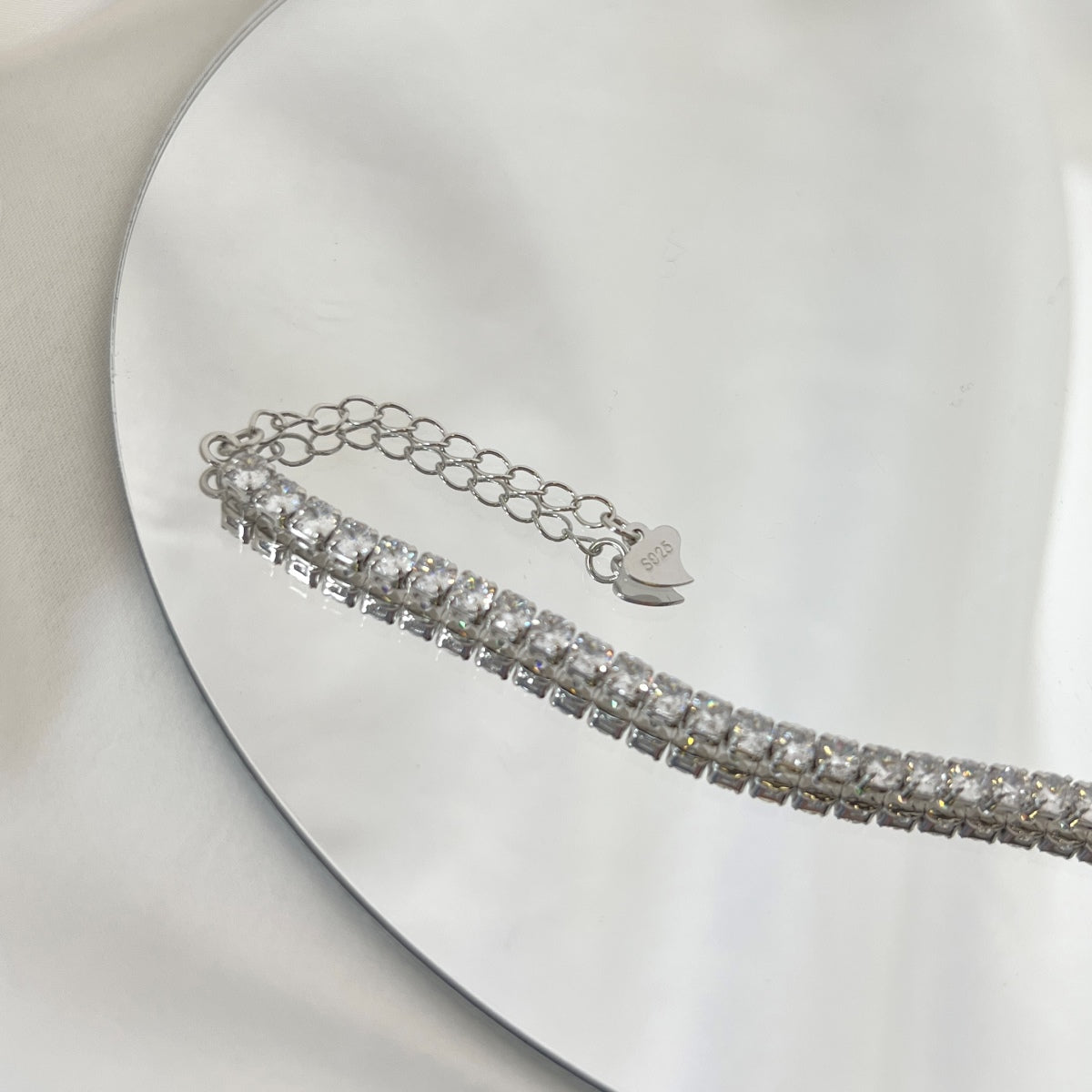 [Bijoux Regalia] Bracelet quotidien scintillant à taille ronde