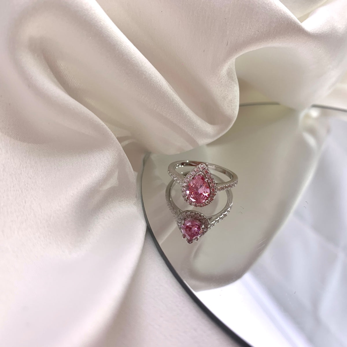 [Joyas Regalia] Anillo de bodas lujoso y resplandeciente de 1 quilate con forma de gota de agua