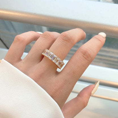 [Joyas Regalia] Elegante anillo de tenis de talla esmeralda de 0,75 quilates