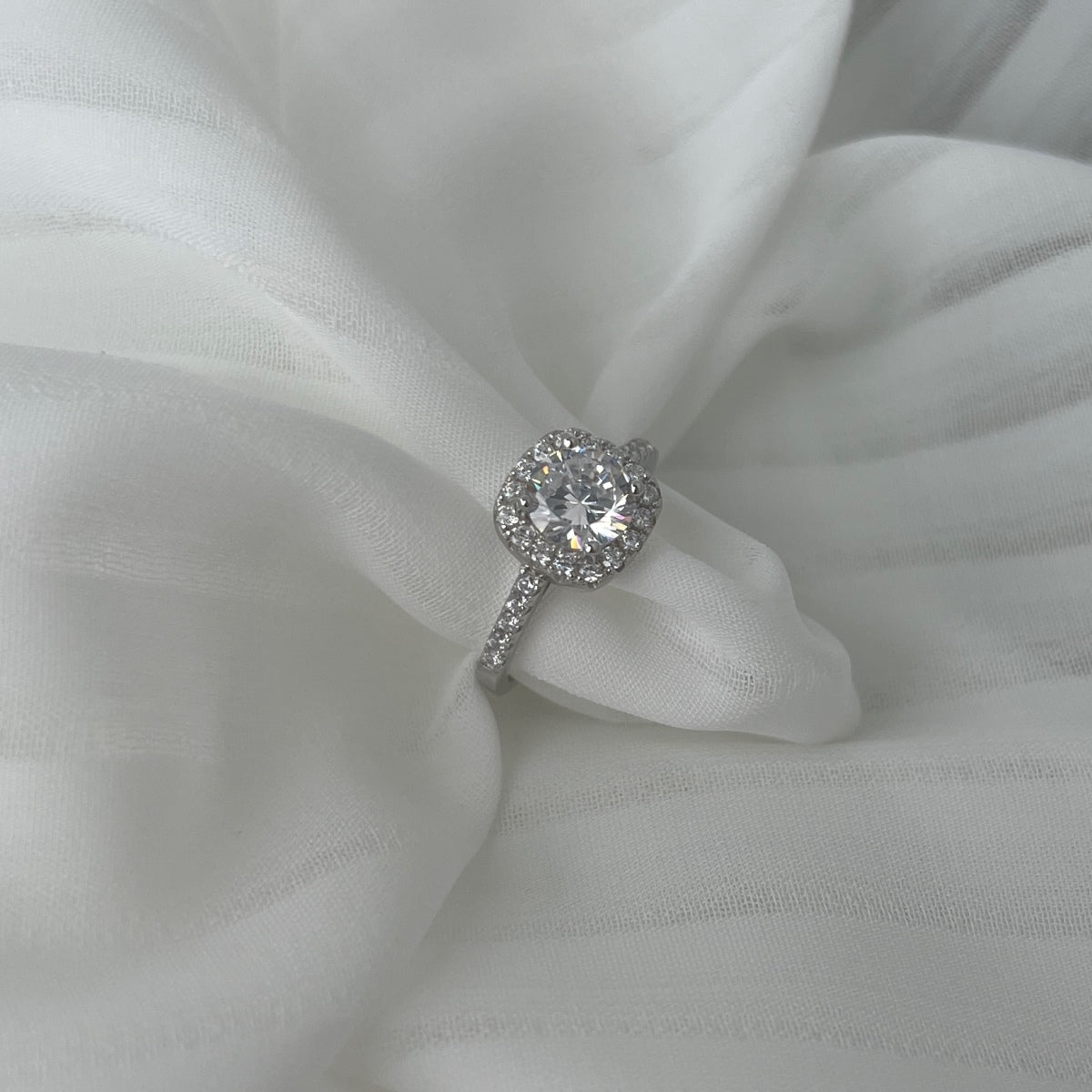 [Regalia jewelry]Dazzling Resplendent Round Cut Wedding Ring