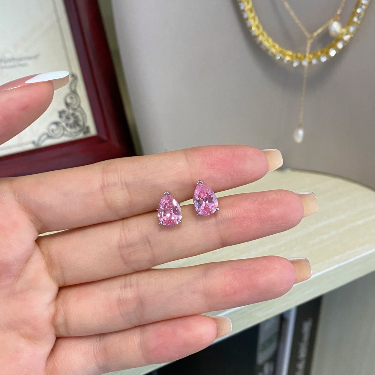 [Joyas Regalia]Pendientes con forma de gota de agua ornamentada