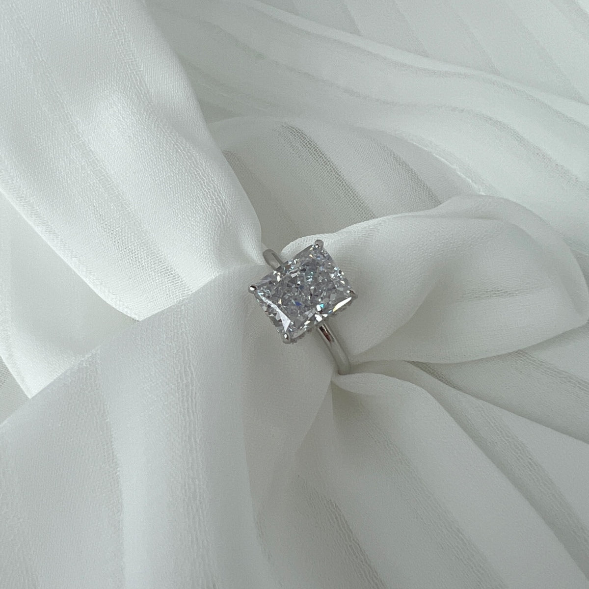 [Regalia jewelry]4.0 Carat Ornate Enchanting Radiand Cut Banquet Ring