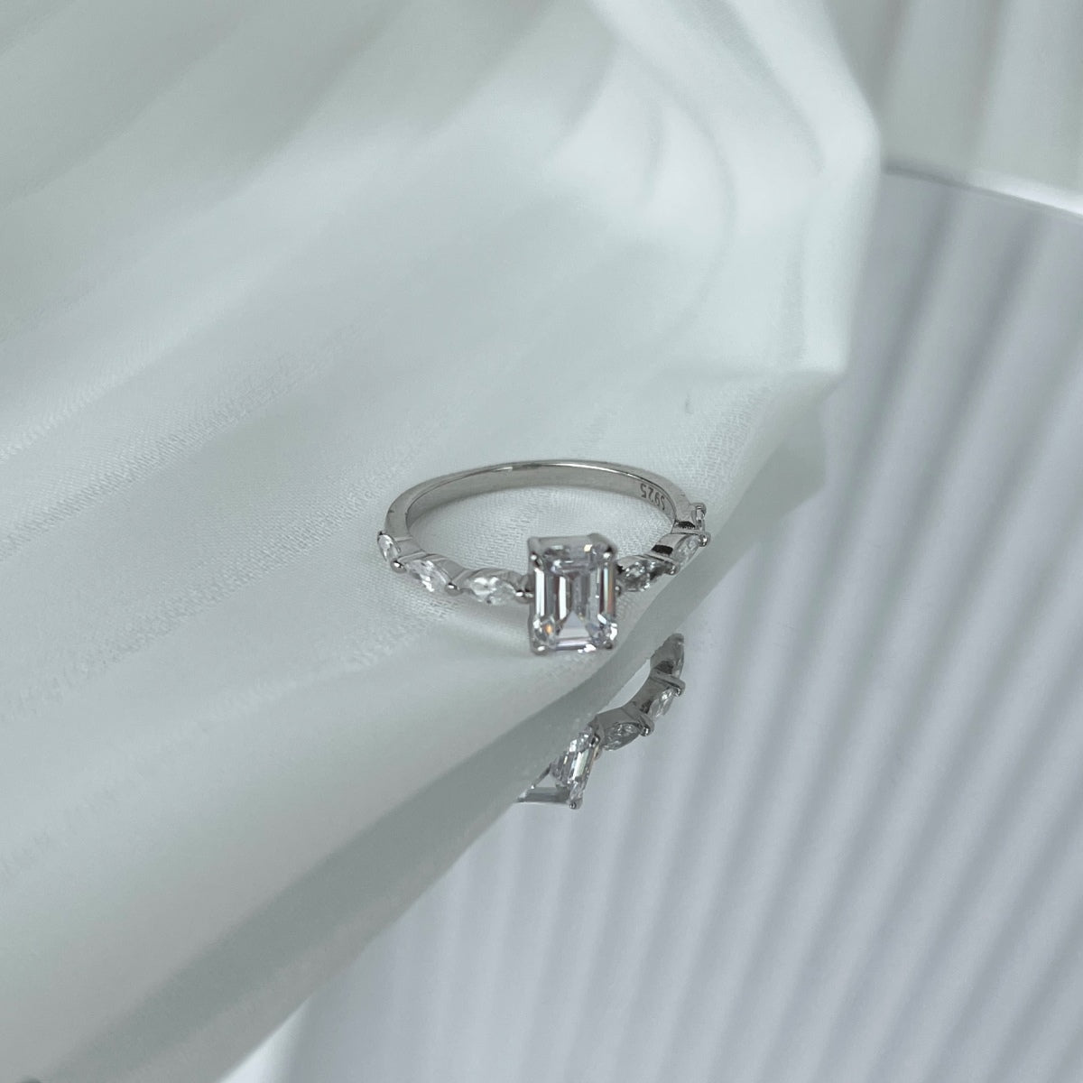 [Joyas Regalia] Anillo diario de corte radiante y delicado de 1,0 quilates