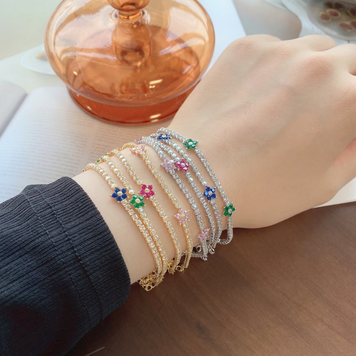 [Bijoux Regalia] Bracelet tennis en forme de fleur scintillante