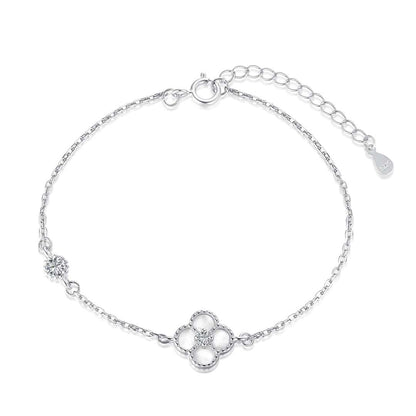 [Bijoux Regalia] Bracelet délicat trèfle à quatre feuilles