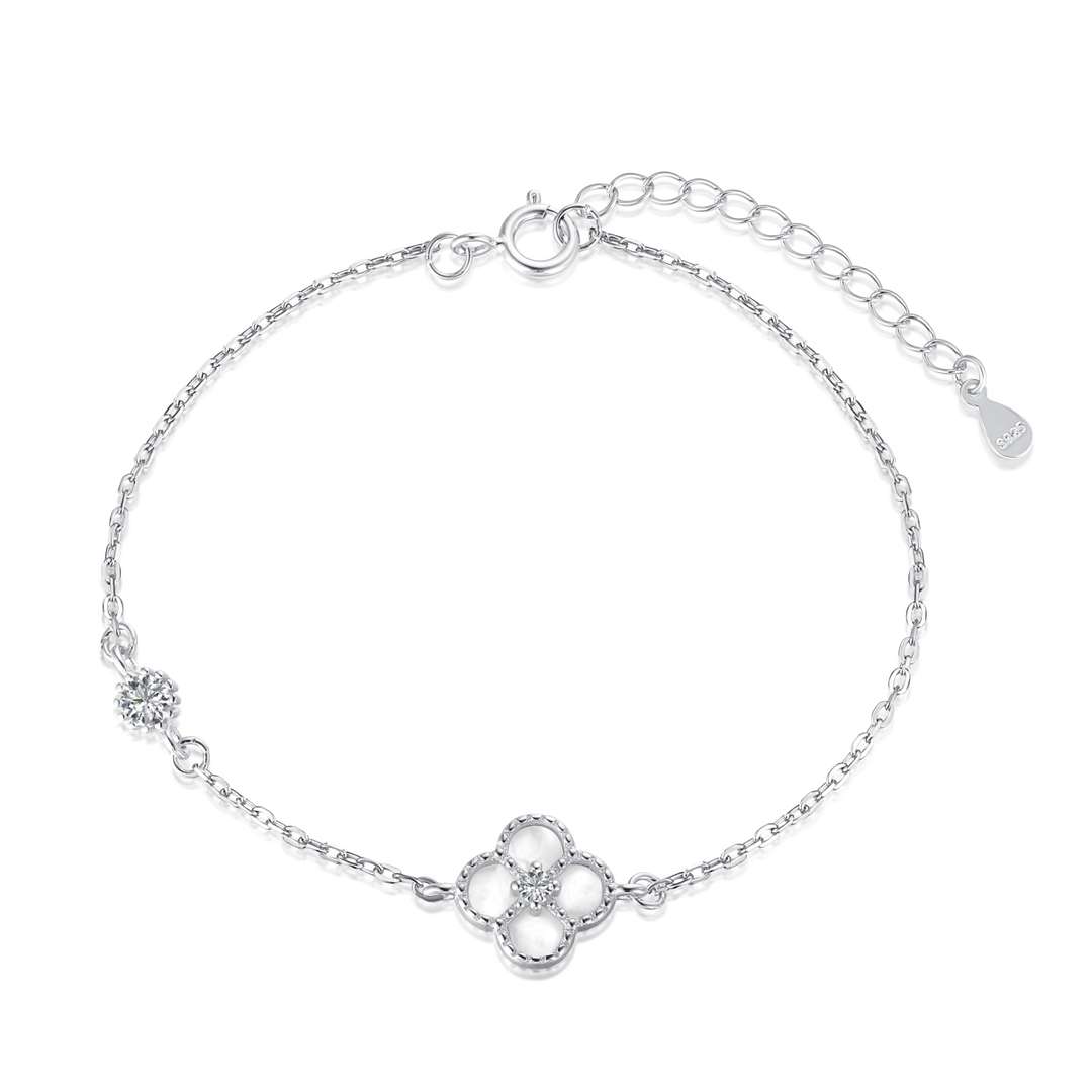 [Bijoux Regalia] Bracelet délicat trèfle à quatre feuilles