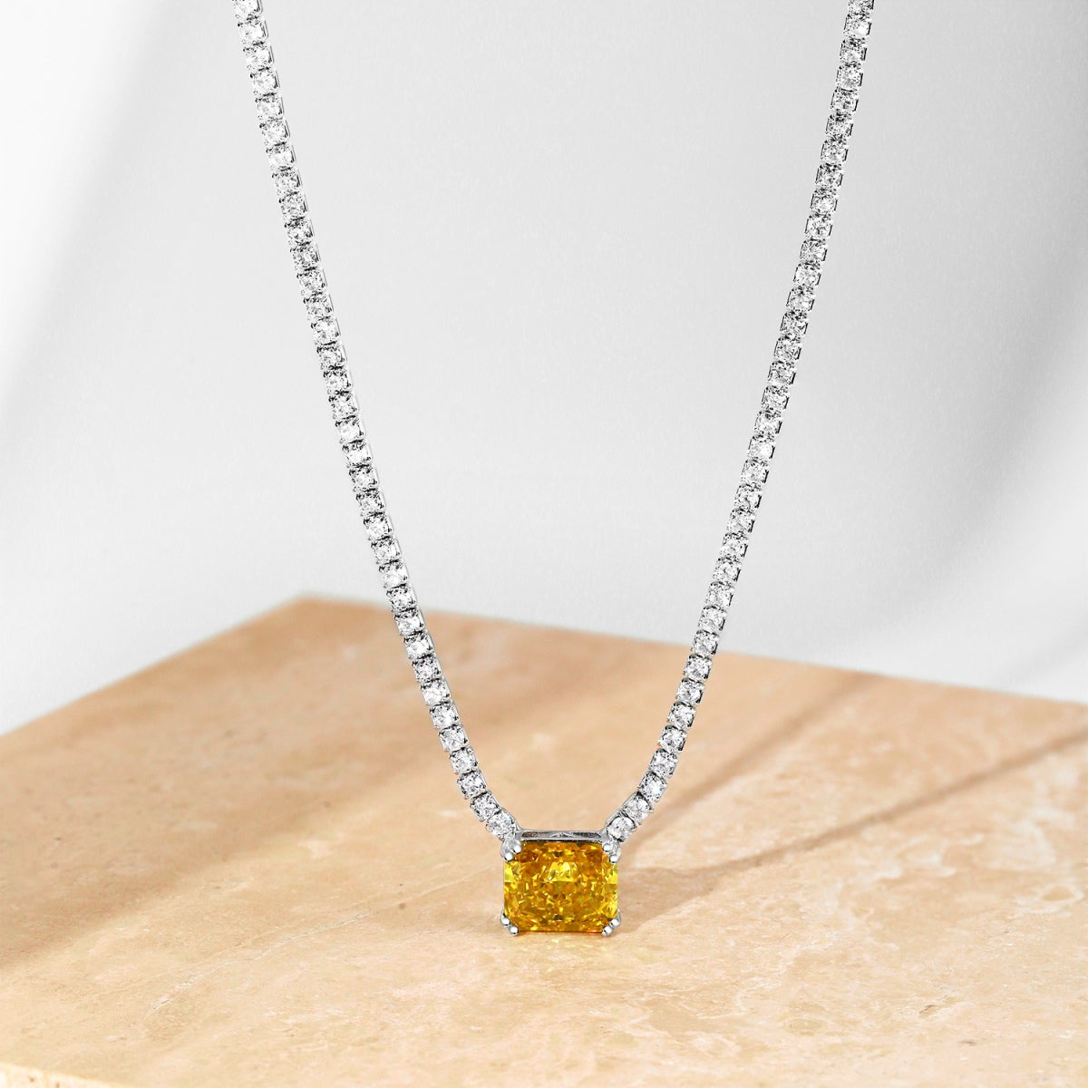 [Regalia jewelry]4.0 Carat Elegant Radiant Cut Necklace