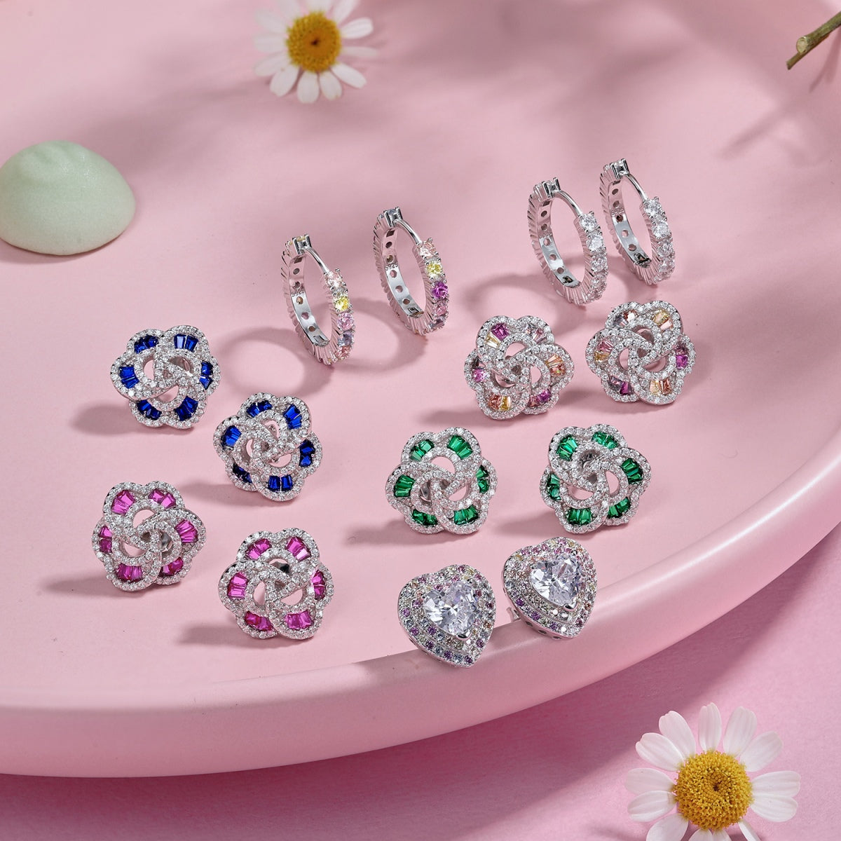 [Regalia jewelry]Exquisite Flower Shape Daily Earrings