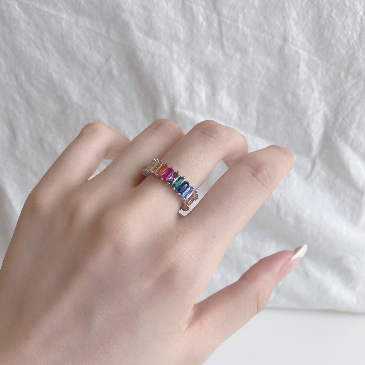 [Joyas Regalia] Anillo único de corte radiante y colorido
