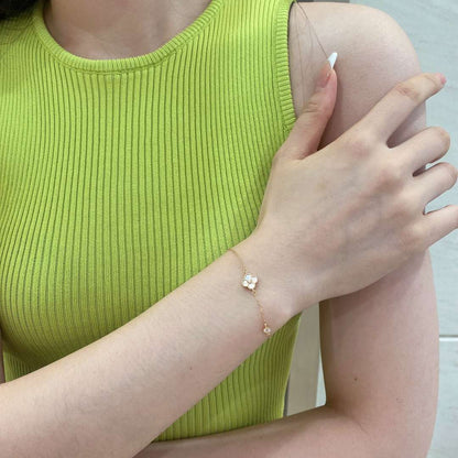 [Bijoux Regalia] Bracelet délicat trèfle à quatre feuilles