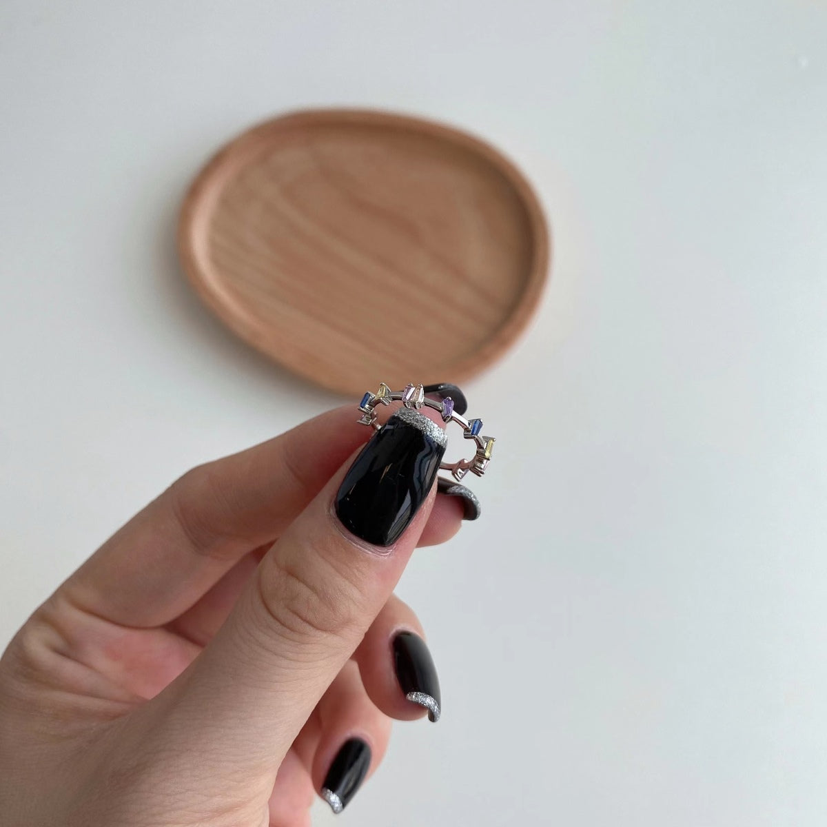 [Joyas Regalia] Anillo diario único con corte trapezoidal