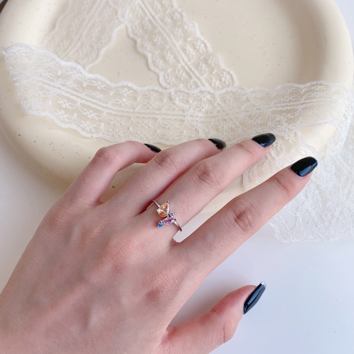 [Joyas Regalia] Anillo multicorte colorido y radiante para uso diario