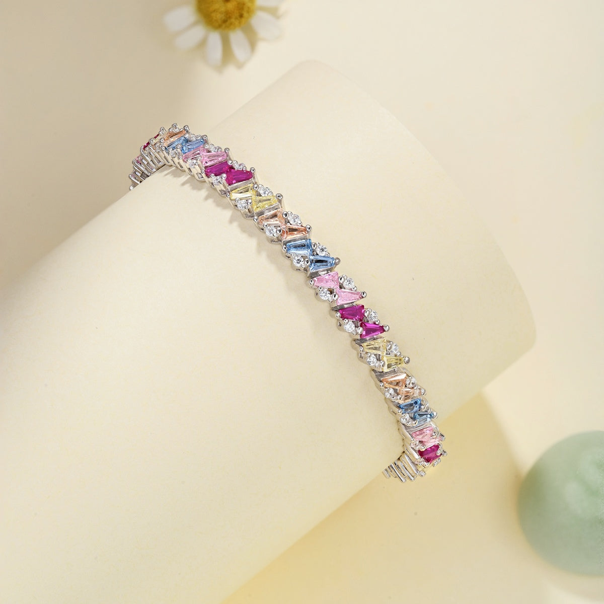 [Bijoux Regalia] Bracelet de fête orné et scintillant à plusieurs coupes