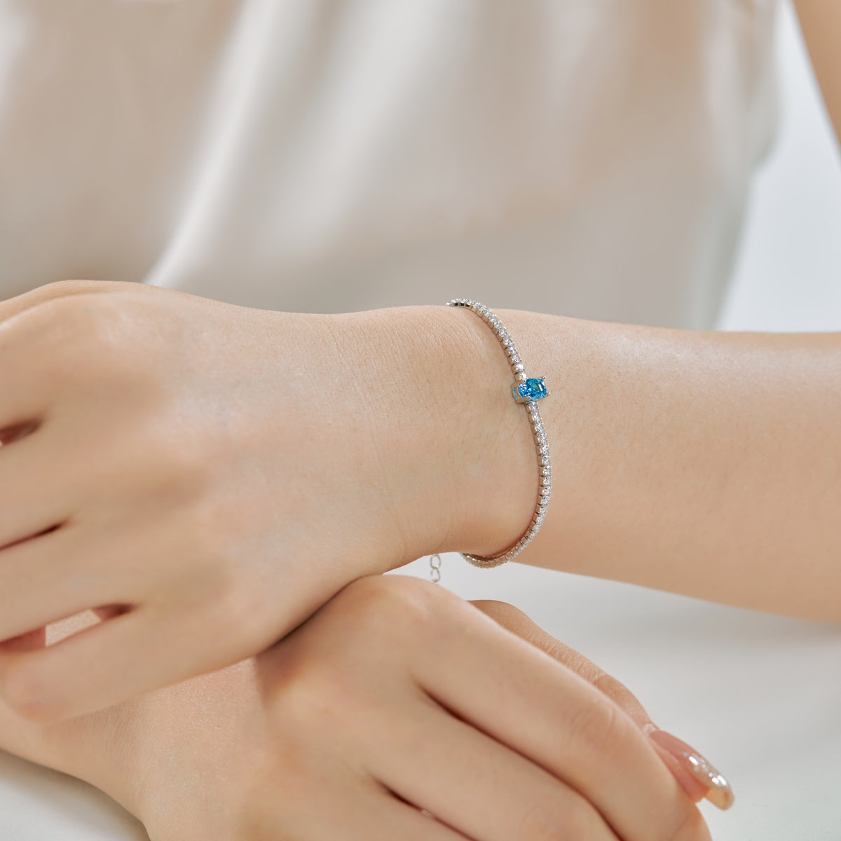 [Bijoux Regalia] Bracelet quotidien exquis taille ovale de 0,75 carat
