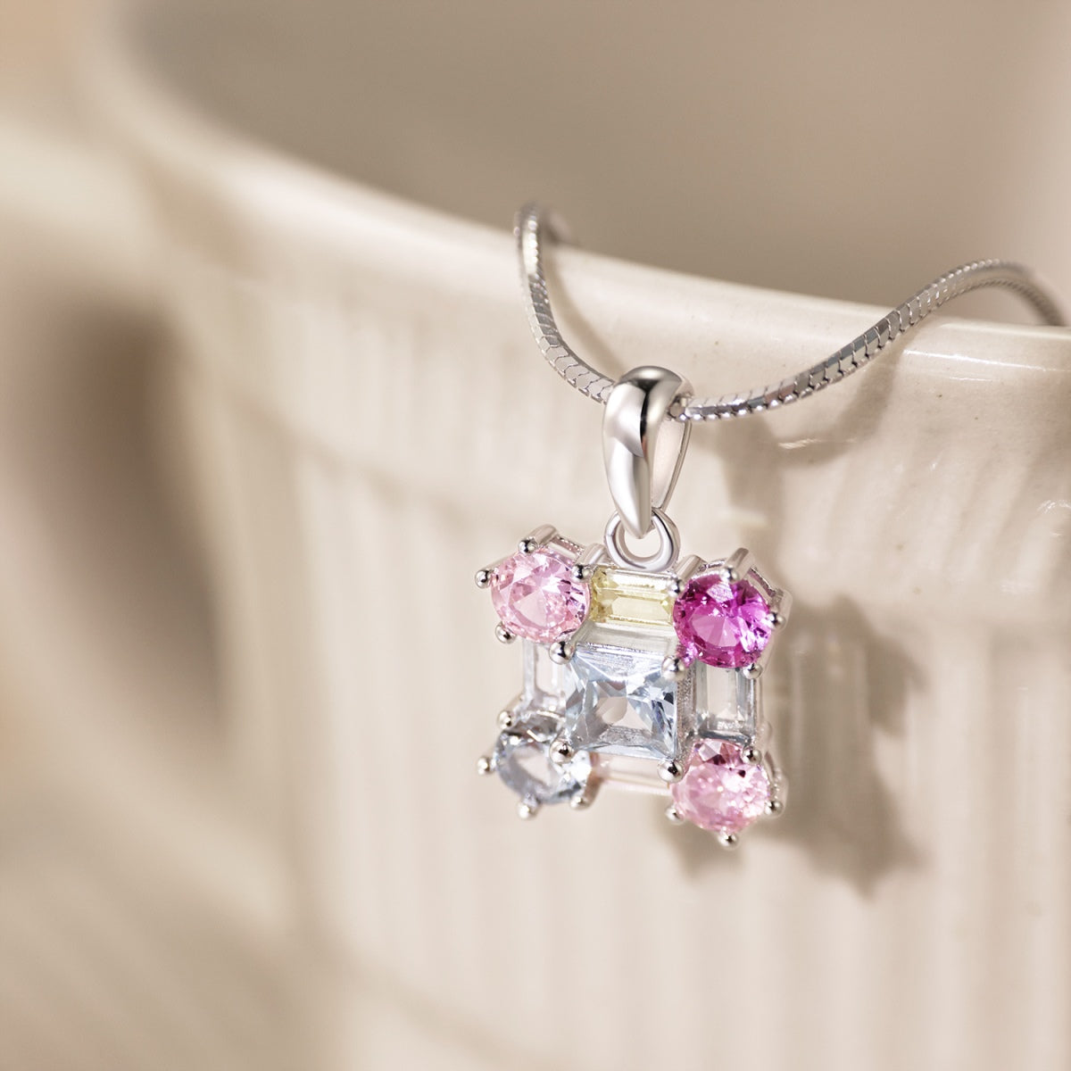 [Joyas Regalia] Precioso collar multicolor