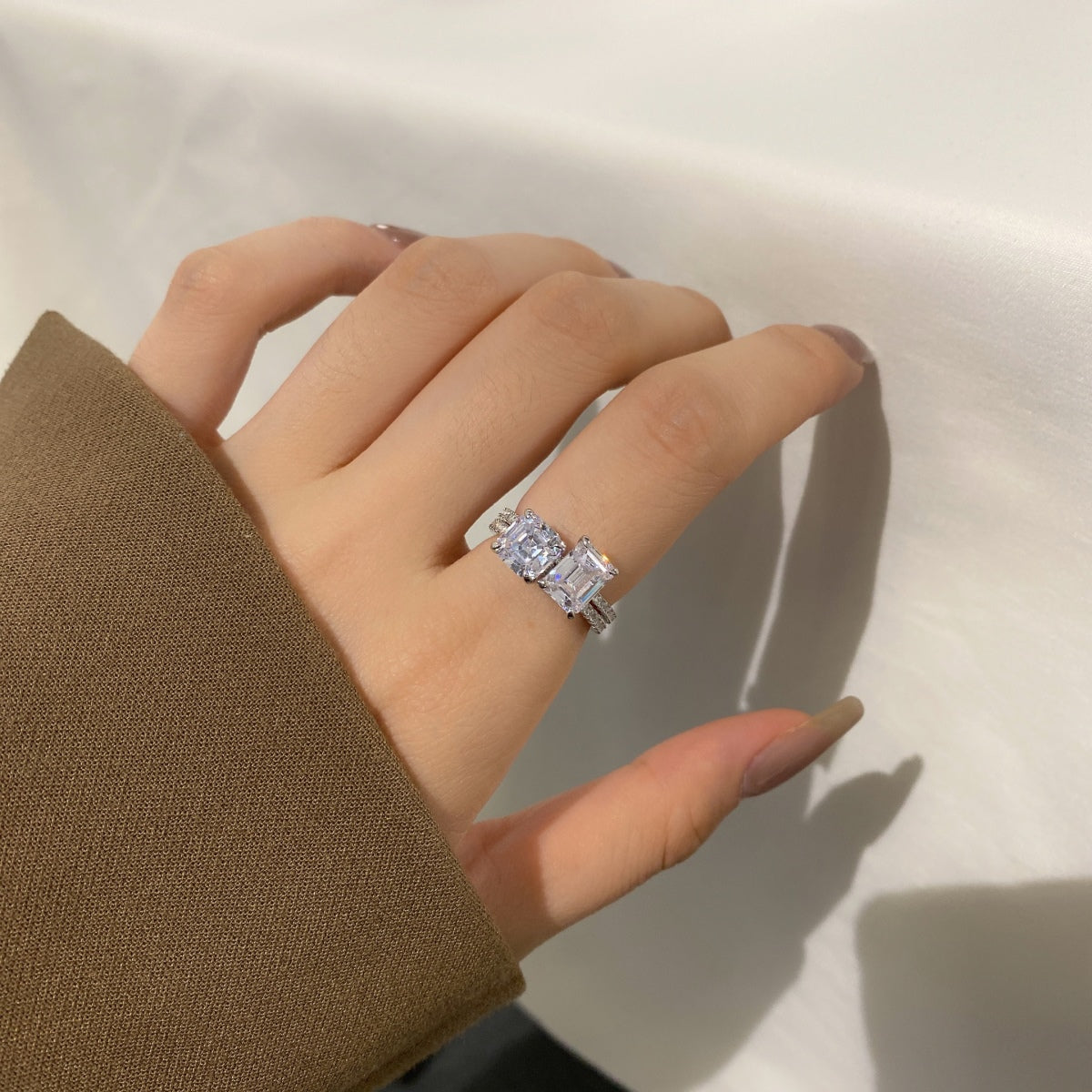 [Joyas Regalia] Anillo de fiesta de 2,0 quilates con corte radiante y ornamentado brillante
