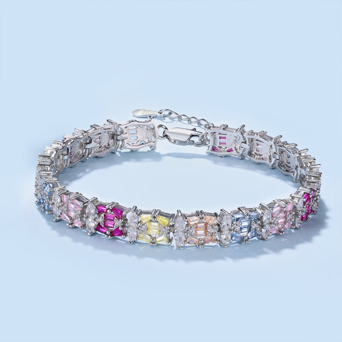[Bijoux Regalia] Bracelet de fête délicat et coloré à plusieurs coupes