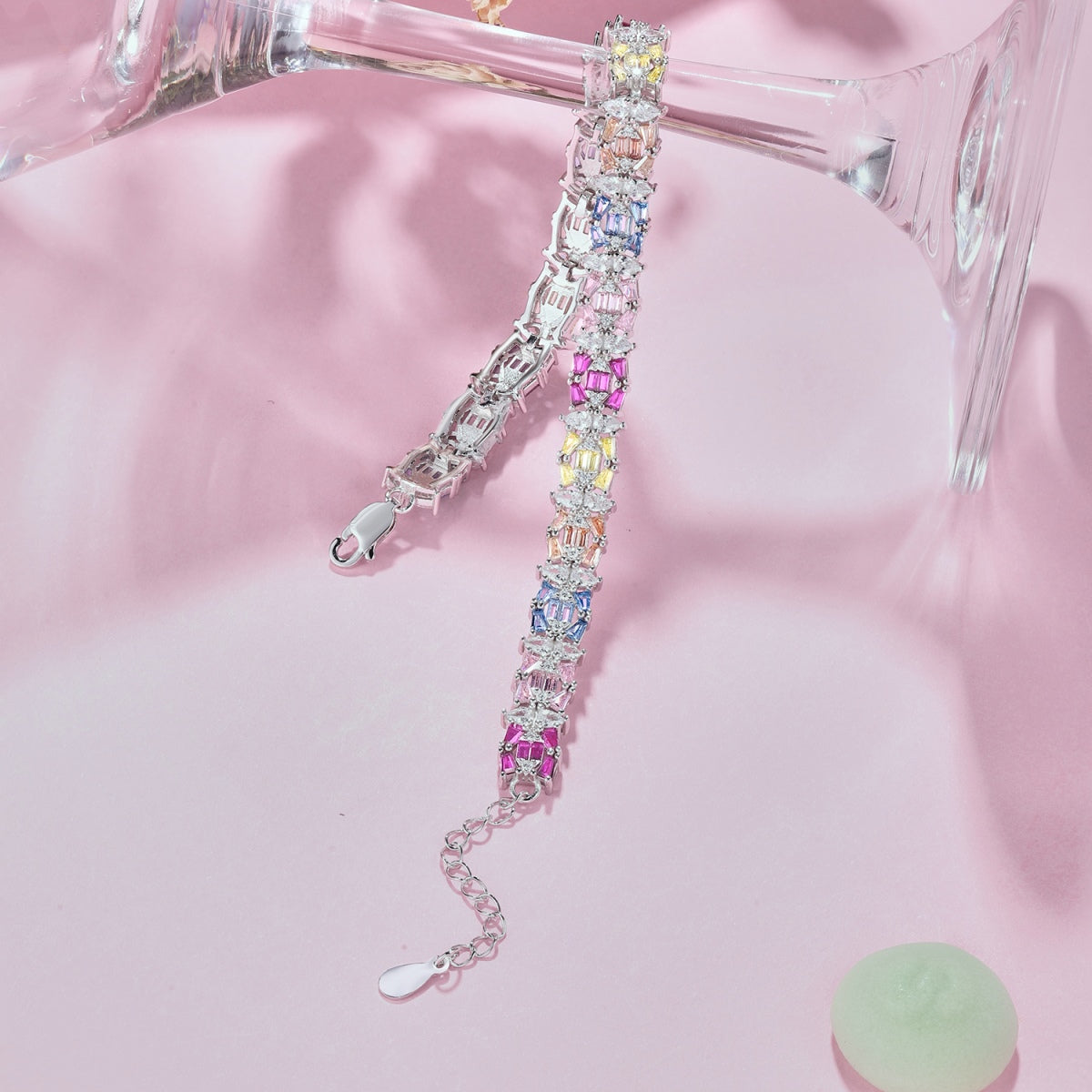[Bijoux Regalia] Bracelet de fête délicat et coloré à plusieurs coupes