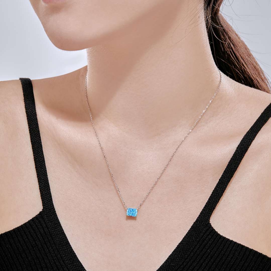 [Bijoux Regalia] Collier coloré de forme carrée luxueuse