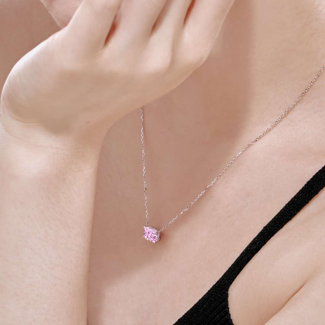 [Bijoux Regalia] Collier coloré de forme carrée luxueuse