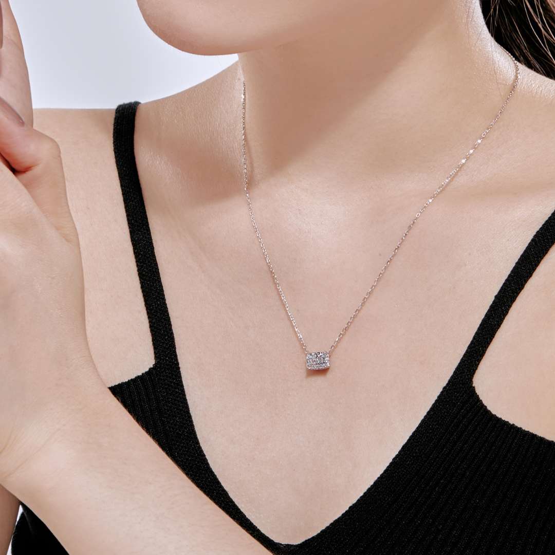 [Bijoux Regalia] Collier coloré de forme carrée luxueuse